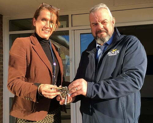 home-staging_01 King Alfred Handing Over Keys