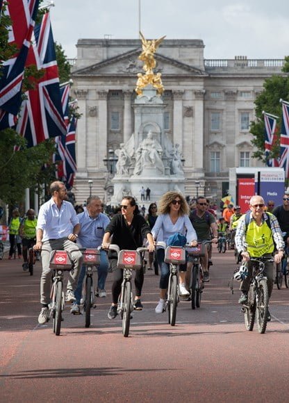 home-staging_01 Cyclists in London
