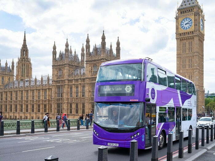 Platinum Bus Wraps Begin Transport for London’s Celebrations to Commemorate Her Majesty The Queen’s Jubilee