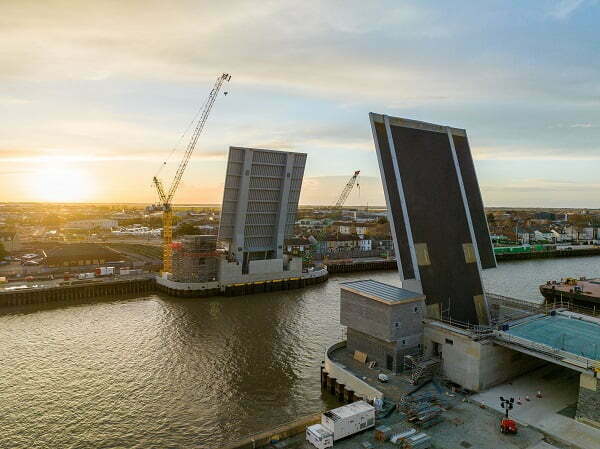 Bridge Leaves Installed at Herring Bridge in Great Yarmouth