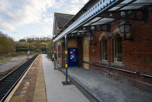 Changes to passenger journeys between Manchester and Sheffield while essential upgrades take place on Hope Valley line