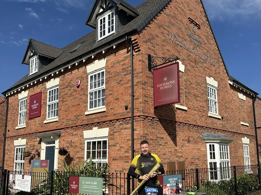 Grange View resident completes home-grown London Marathon in memory of brother-in-law
